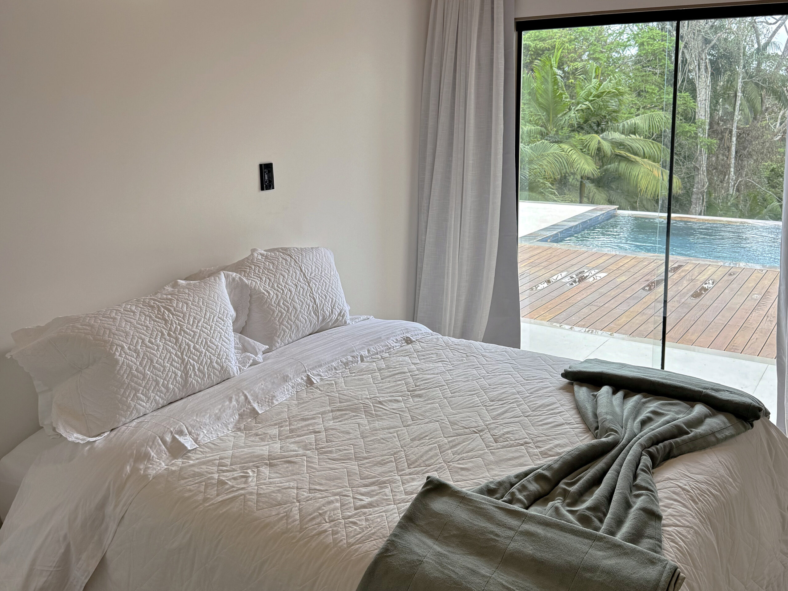 Suíte com vista para a piscina — Chalé Presidencial Imperiale